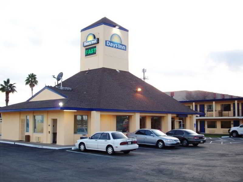 Econo Lodge Phoenix North I-17 المظهر الخارجي الصورة