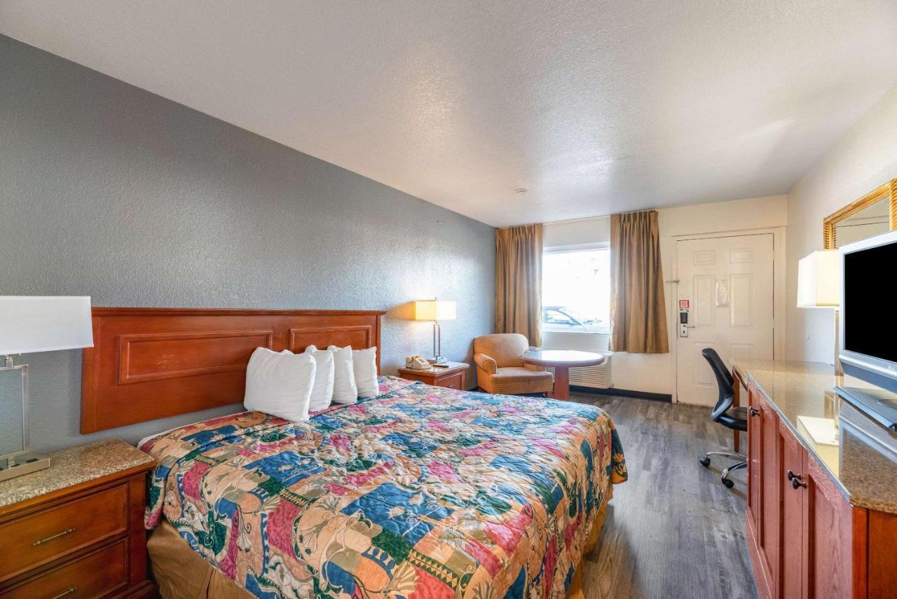 Econo Lodge Phoenix North I-17 المظهر الخارجي الصورة